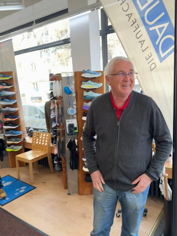 Georg Herkenrath im Dauerlauf-Laden